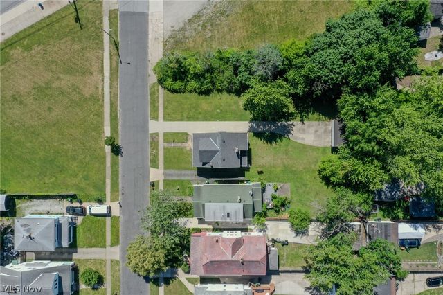 9725 Parkview Avenue, Garfield Heights, OH 44125