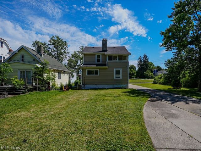 9725 Parkview Avenue, Garfield Heights, OH 44125