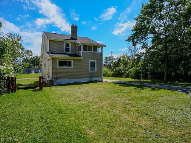 9725 Parkview Avenue, Garfield Heights, OH 44125