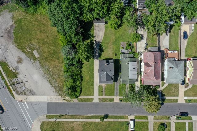 9725 Parkview Avenue, Garfield Heights, OH 44125