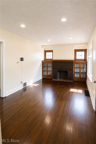 9725 Parkview Avenue, Garfield Heights, OH 44125