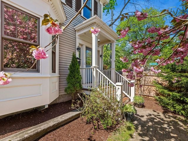 20 Maple Street, Lexington, MA 02420
