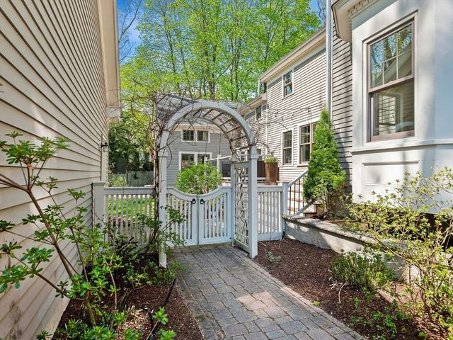 20 Maple Street, Lexington, MA 02420