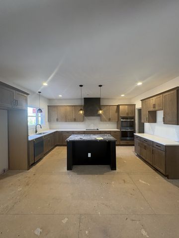 370 Young Ln, Pleasant View, TN 37146