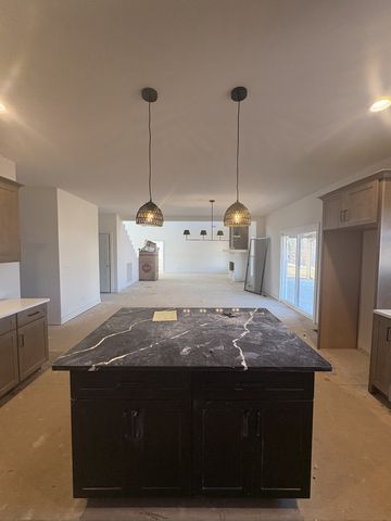 370 Young Ln, Pleasant View, TN 37146