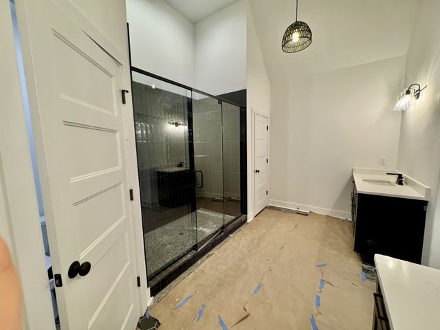 370 Young Ln, Pleasant View, TN 37146