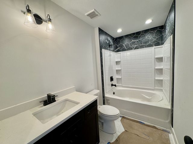 370 Young Ln, Pleasant View, TN 37146