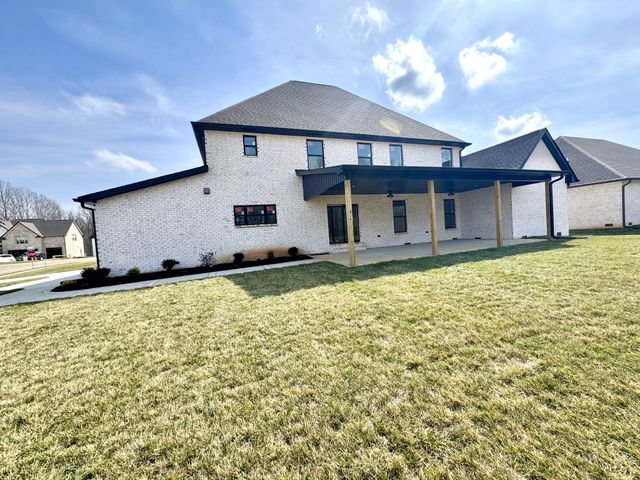 370 Young Ln, Pleasant View, TN 37146