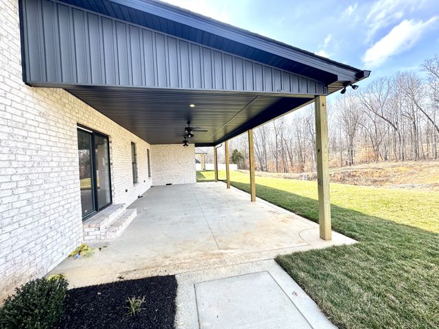 370 Young Ln, Pleasant View, TN 37146