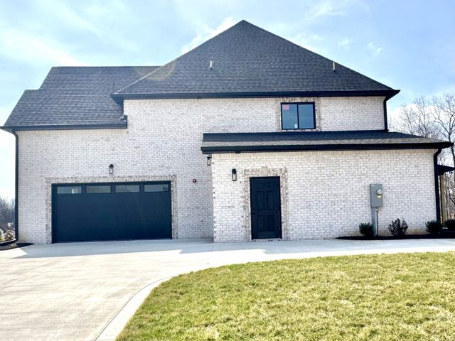 370 Young Ln, Pleasant View, TN 37146