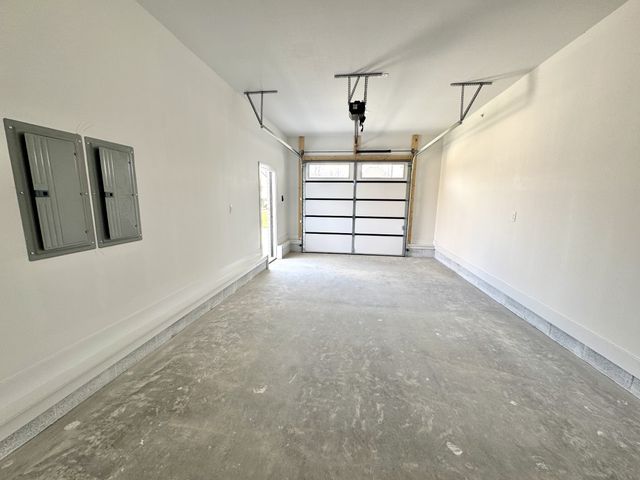 370 Young Ln, Pleasant View, TN 37146