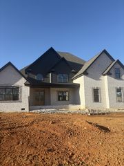 370 Young Ln, Pleasant View, TN 37146