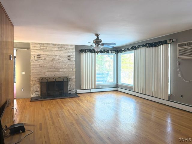 20 Cascade Drive, New Hartford, NY 13413