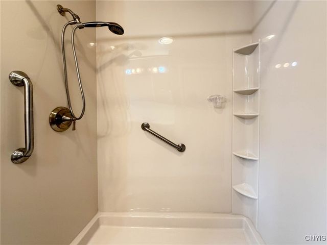 20 Cascade Drive, New Hartford, NY 13413