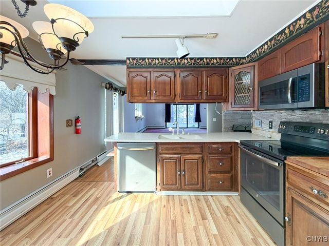 20 Cascade Drive, New Hartford, NY 13413