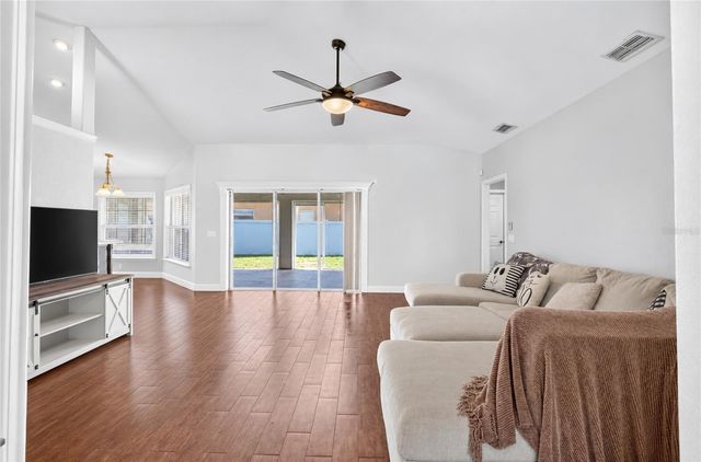 304 BENTLEY OAKS BOULEVARD, Auburndale, FL 33823