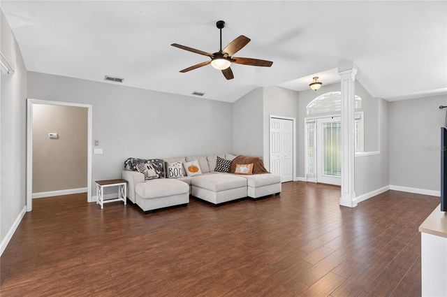 304 BENTLEY OAKS BOULEVARD, Auburndale, FL 33823