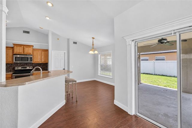 304 BENTLEY OAKS BOULEVARD, Auburndale, FL 33823
