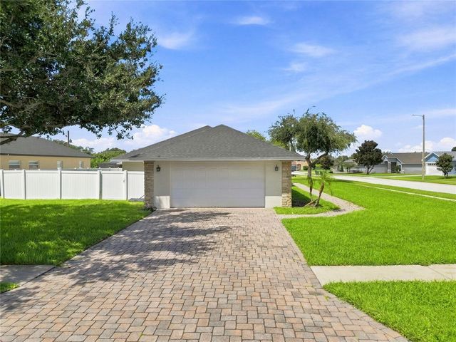 304 BENTLEY OAKS BOULEVARD, Auburndale, FL 33823