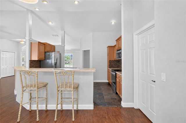 304 BENTLEY OAKS BOULEVARD, Auburndale, FL 33823