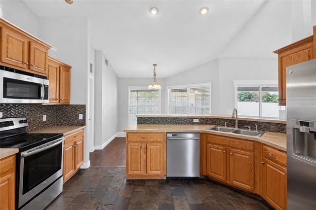 304 BENTLEY OAKS BOULEVARD, Auburndale, FL 33823