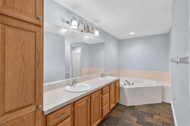 304 BENTLEY OAKS BOULEVARD, Auburndale, FL 33823