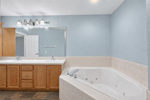 304 BENTLEY OAKS BOULEVARD, Auburndale, FL 33823