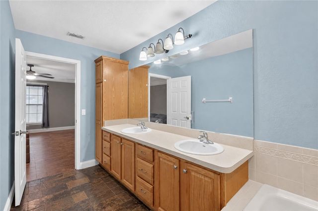 304 BENTLEY OAKS BOULEVARD, Auburndale, FL 33823