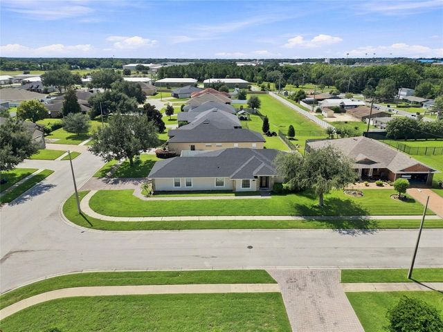 304 BENTLEY OAKS BOULEVARD, Auburndale, FL 33823
