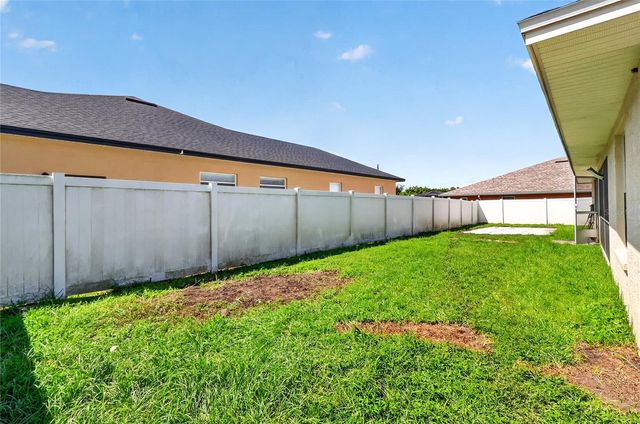 304 BENTLEY OAKS BOULEVARD, Auburndale, FL 33823