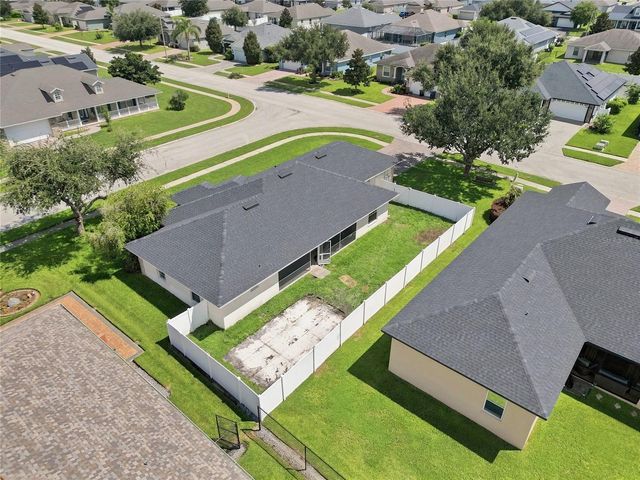 304 BENTLEY OAKS BOULEVARD, Auburndale, FL 33823