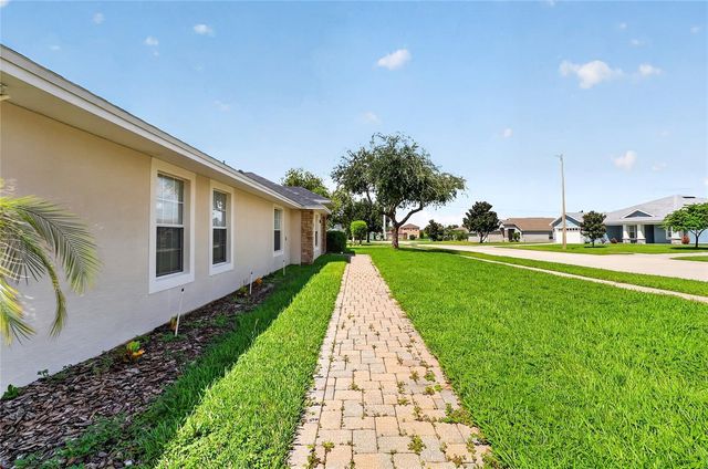 304 BENTLEY OAKS BOULEVARD, Auburndale, FL 33823