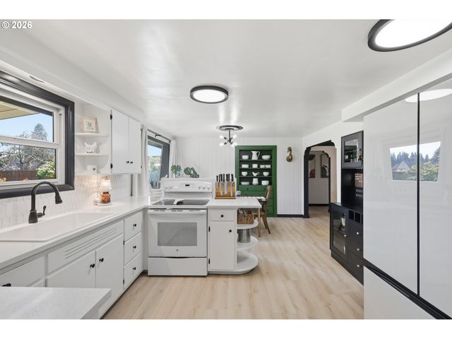 2915 GAME FARM Rd, Springfield, OR 97477