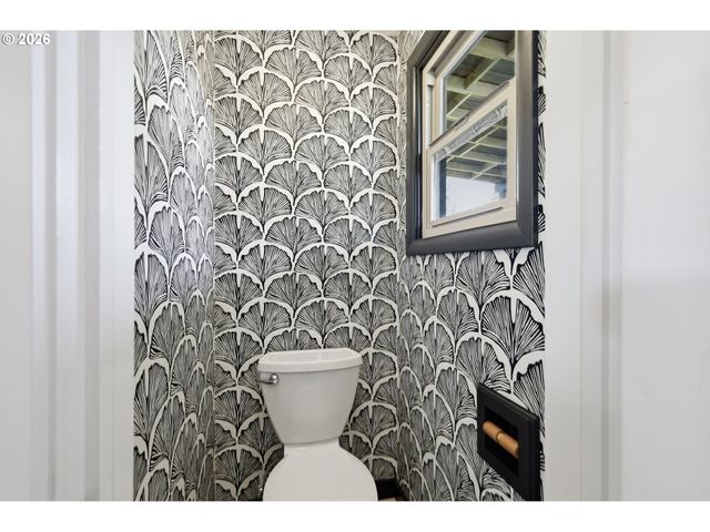 2915 GAME FARM Rd, Springfield, OR 97477