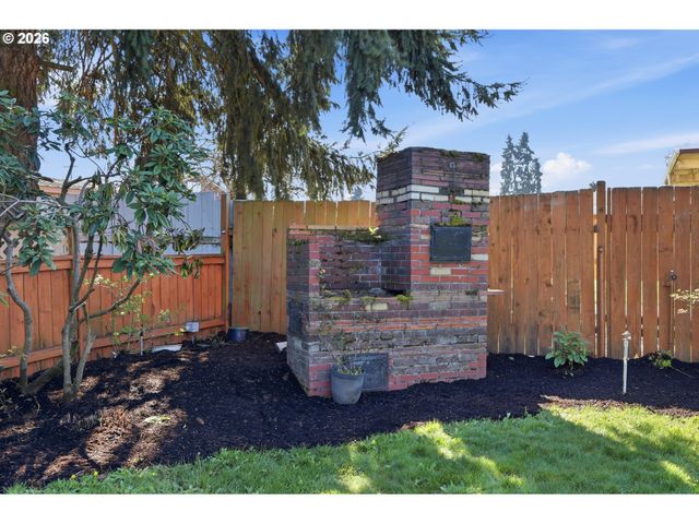 2915 GAME FARM Rd, Springfield, OR 97477