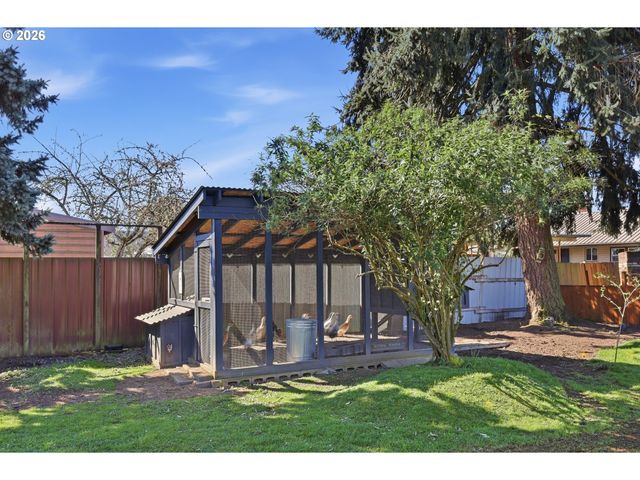 2915 GAME FARM Rd, Springfield, OR 97477