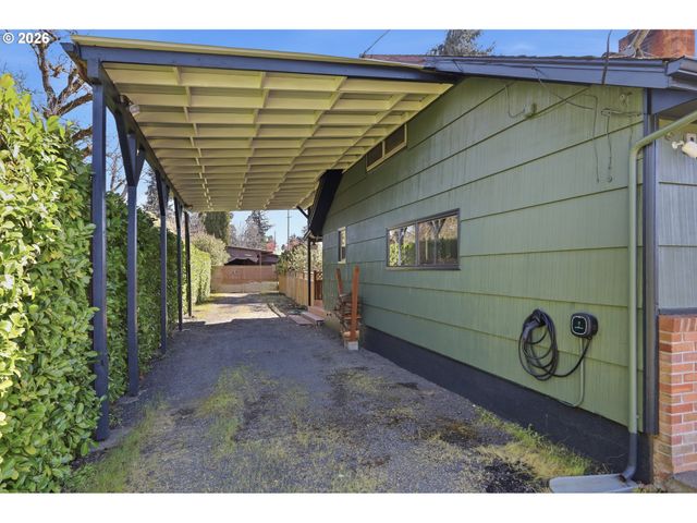 2915 GAME FARM Rd, Springfield, OR 97477