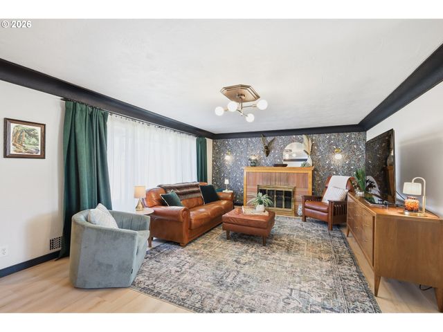 2915 GAME FARM Rd, Springfield, OR 97477