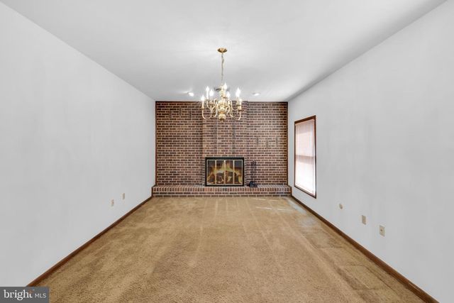 3908 SHORT HILL DR, Allentown, PA 18104