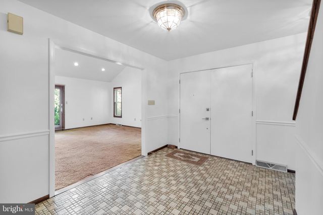 3908 SHORT HILL DR, Allentown, PA 18104