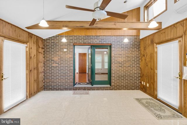 3908 SHORT HILL DR, Allentown, PA 18104