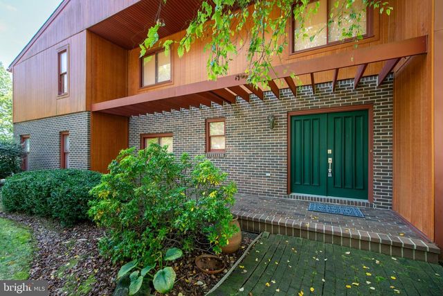 3908 SHORT HILL DR, Allentown, PA 18104