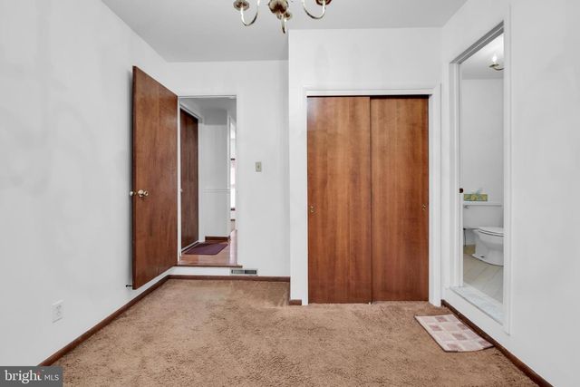 3908 SHORT HILL DR, Allentown, PA 18104