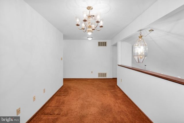 3908 SHORT HILL DR, Allentown, PA 18104