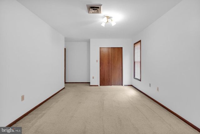 3908 SHORT HILL DR, Allentown, PA 18104