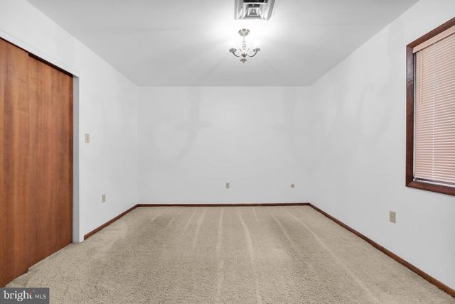 3908 SHORT HILL DR, Allentown, PA 18104