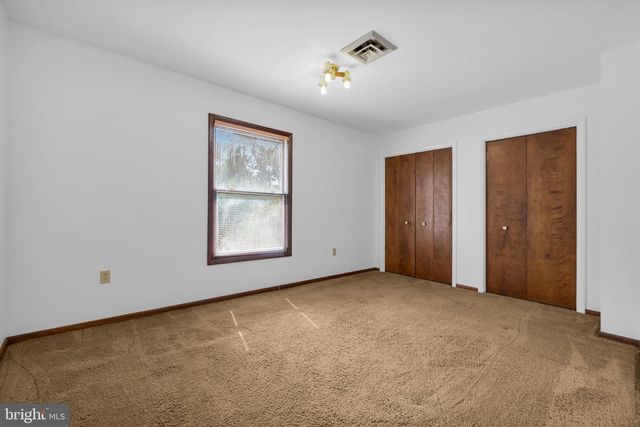 3908 SHORT HILL DR, Allentown, PA 18104