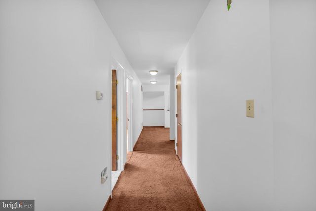 3908 SHORT HILL DR, Allentown, PA 18104