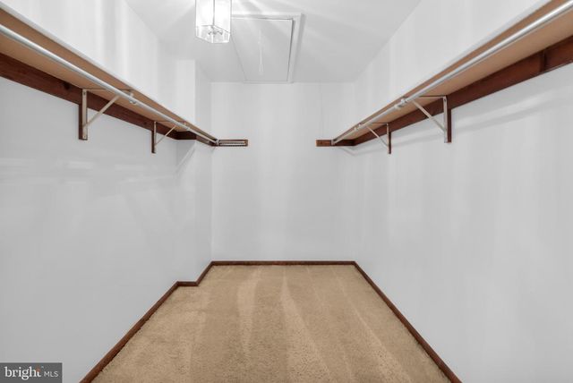 3908 SHORT HILL DR, Allentown, PA 18104