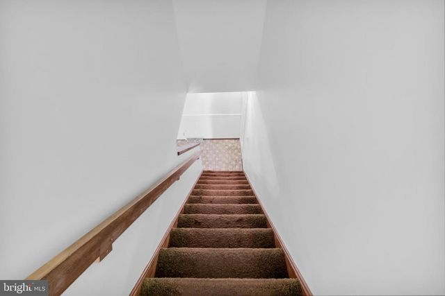 3908 SHORT HILL DR, Allentown, PA 18104